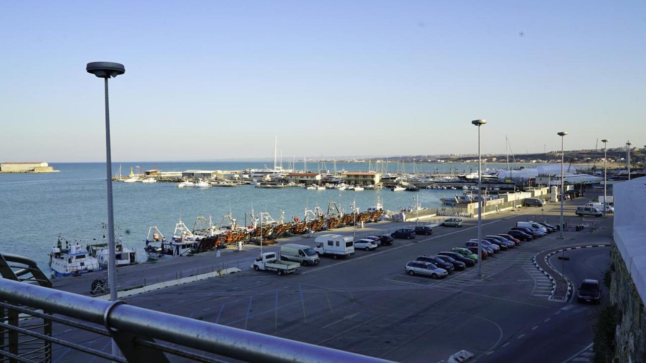 Monolocale Nel Borgo Antico, A Due Passi Dal Mare E Dal Porto Apartment แตร์โมลิ ภายนอก รูปภาพ