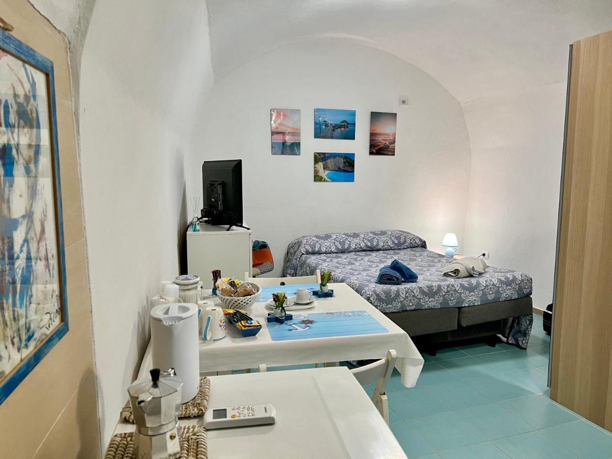 Monolocale Nel Borgo Antico, A Due Passi Dal Mare E Dal Porto Apartment แตร์โมลิ ภายนอก รูปภาพ